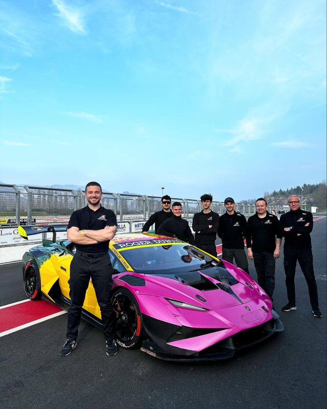 🚨ANNOUNCEMENT🚨 
It’s time to reveal my programs…I’m happy to announce that for 2024 season I’ll be togheter again with @oregon.team Famiglia 🏴‍☠️!!!

After two years I’ll be back on the wheel of my first love the Huracan Super Trofeo. I’ll race in the @lamborghinisc Super Trofeo Europe where, our 🥭 #14, will fight against more then 50 cars in the most beautiful racetracks of 🇪🇺! 

Thanks to @oregon.team and to all my partners for this upcoming season that will start in @autodromoimola in three weeks! 

Follow the Pirates and support us!!

🏴‍☠️🟣🟡🟢🏴‍☠️

———————————————————————— 

@gieffeacciai_srl @stilo_official @omz_spa @ferramentavanoli @bianchimetalli_srl #CaldaieMelgari #NuovaCoRoFer @RGM_elettrotecnicaindustriale @eoscaffe #SessantiniImpianti @RMGascensori @timeapp_milano @lamborghini @lamborghinisc @Oregon.team 

———————————————————————— 

#OMZexperience  #XIXpeter  #almostisnotenough #pressuremakesdiamonds #dontcrackunderpressure #huracan  #lamborghini #supertrofeo #motorsport #racing #ready2race #fyp #picoftheday #beautiful #photooftheday #life #motivation #sportscar #sportsphotography #fyp #homeofgt3racing #TOPG